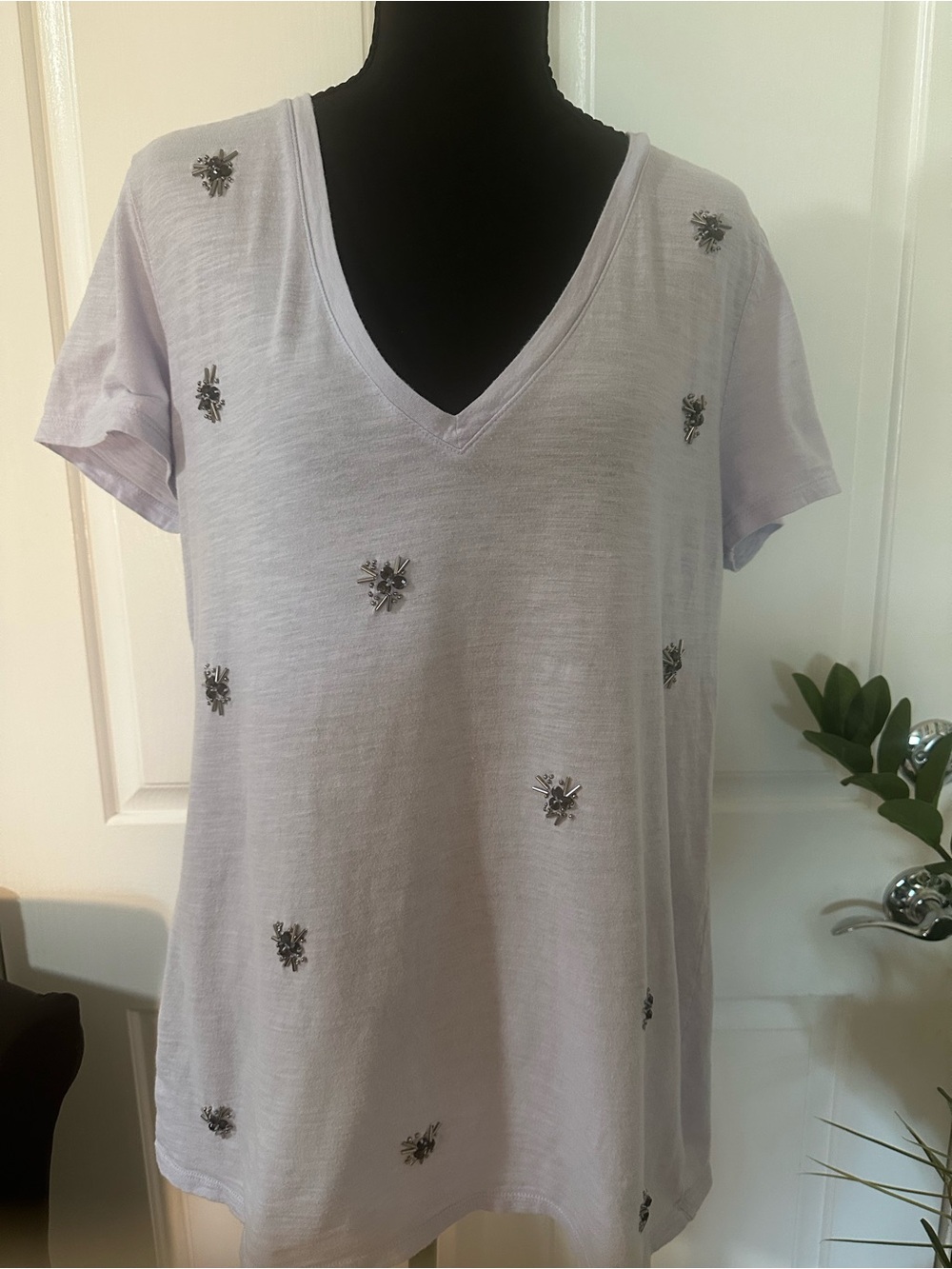 Embellished V-Neck Women’s Top in Light Lavender